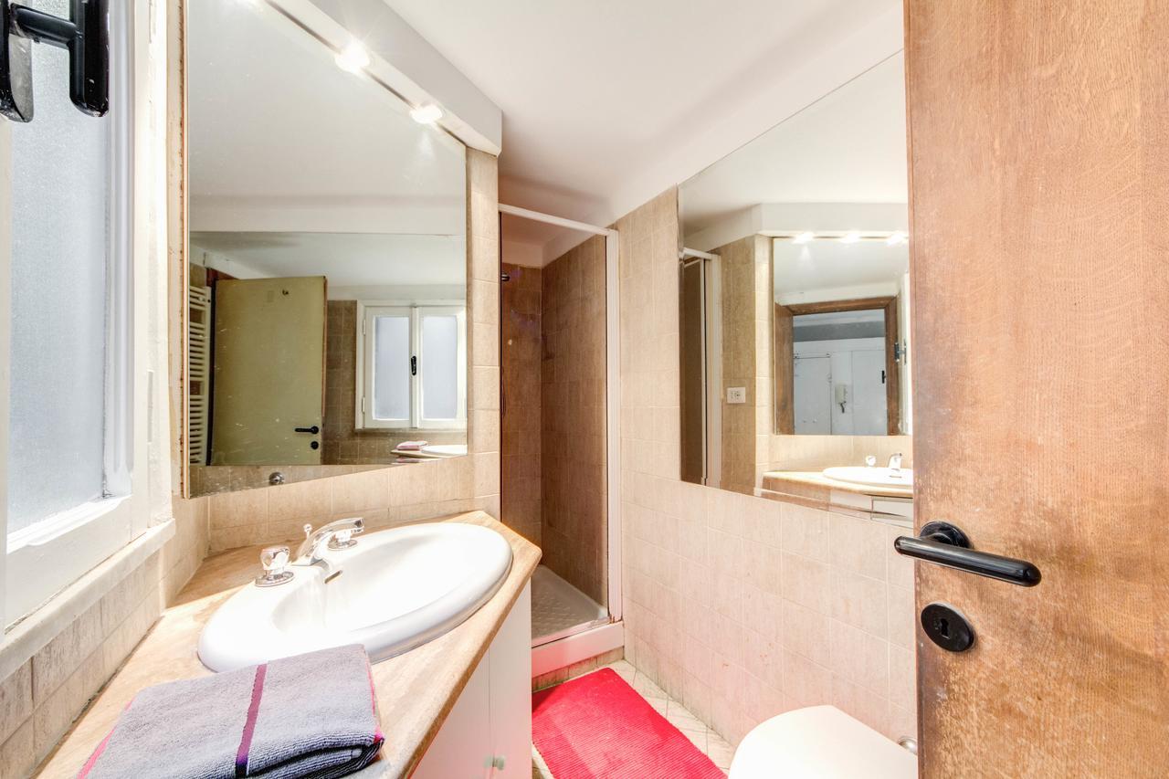 på 120 m² i Navona, med 2 sovrum och 1 badrum  Rom Exteriör bild