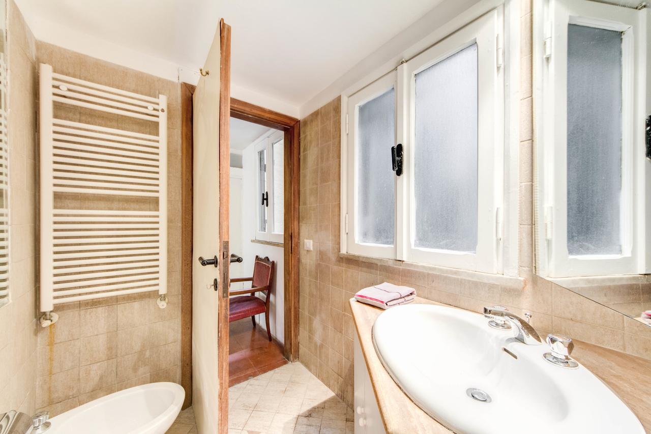 på 120 m² i Navona, med 2 sovrum och 1 badrum  Rom Exteriör bild