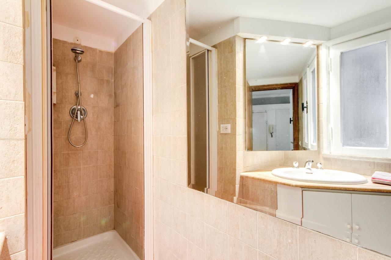 på 120 m² i Navona, med 2 sovrum och 1 badrum  Rom Exteriör bild